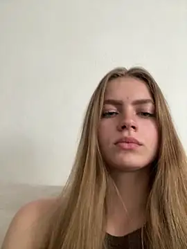 HoneyEmilly live-chat rom