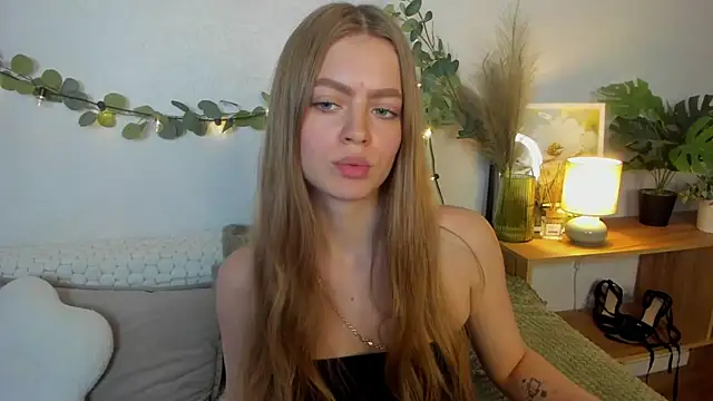 HoneyEmilly Cameră chat live