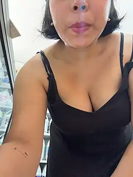 غرفة دردشة ISABELLA__LUNA المباشرة
