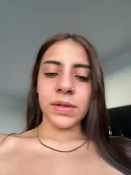 Hanna_Cruz_ – Naživo chatovacia miestnosť