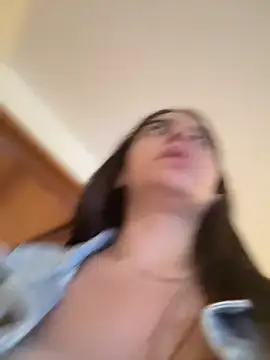 غرفة دردشة hannacruzsjr المباشرة
