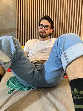 Adrian_SITH Show in webcam