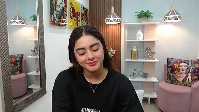 غرفة دردشة _Lucy_Grey_ المباشرة