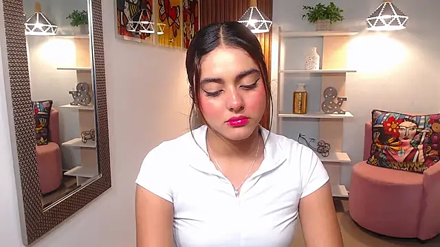 _Lucy_Grey_'s Live Chat Room