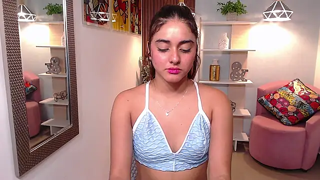 _Lucy_Grey_ Adlı Modelin Canlı Sohbet Odası