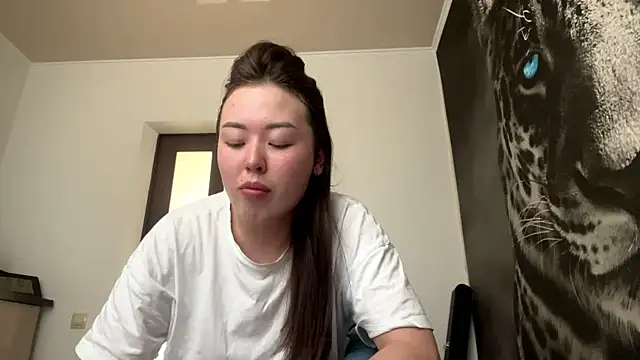 ChelsieThuman Adlı Modelin Canlı Sohbet Odası