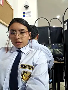 Angela__05 Adlı Modelin Canlı Sohbet Odası
