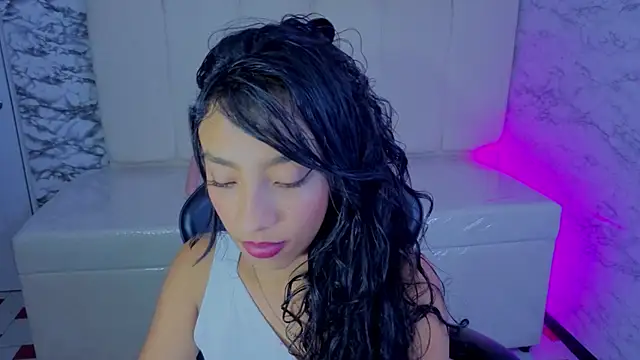 Adarasuri_vn Live chat-huone