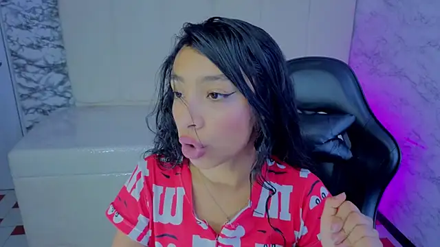 Chat ao vivo de Adarasuri_v