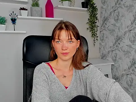 KiraBliss28 Adlı Modelin Canlı Sohbet Odası