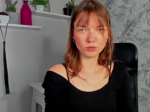 KiraBliss28's Live Chat Room