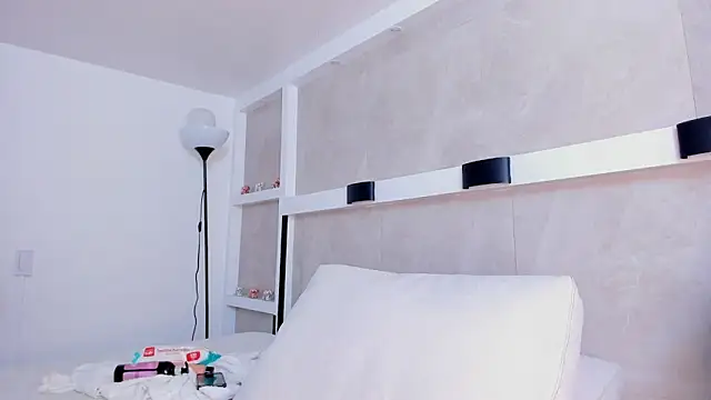 juliana_smithh Adlı Modelin Canlı Sohbet Odası
