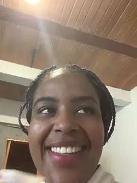 ayla-0 Live chatroom