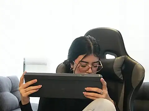 Mia_Storm18 Cameră chat live