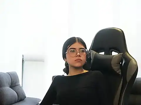 Sala de chat ao vivo de Mia_Storm18