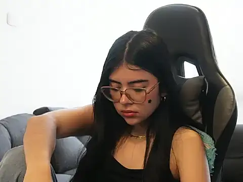Mia_Storm18 – live chatrum
