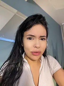 غرفة دردشة FERNANDAXX_ المباشرة