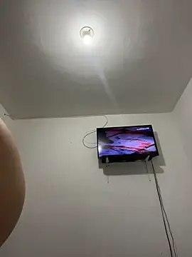 Živá chatovací místnost EsmeraldaMidnight