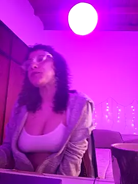 L_u_l_u_heav3n Cameră chat live