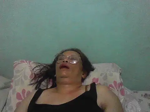 momshe2026 Live chatroom