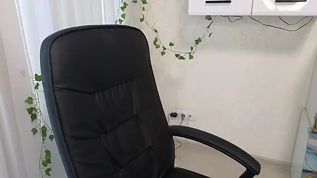 חדר צ'אט בשידור חי של Ulyanixx