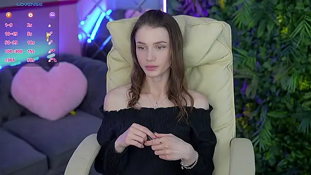Seks show uživo modela SophiaDream_ na kameri