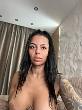 Ivy_Trixx's Live Chat Room