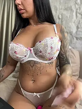 Ivy_Trixx লাইভ চ্যাট রুম