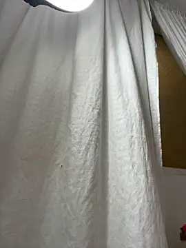 MiaBlonde1 Live Chatraum