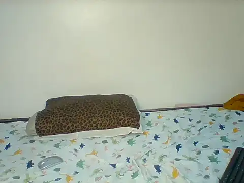 hot_cammy Adlı Modelin Canlı Sohbet Odası
