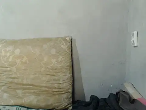 Mogheslay27 Cameră chat live