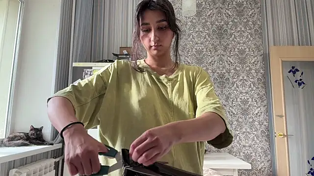 PaintedDisplay Adlı Modelin Canlı Sohbet Odası