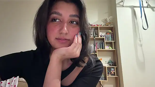 PaintedDisplay's Live Chat Room