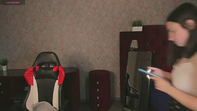 Sala de chat en directo de nishira_shy