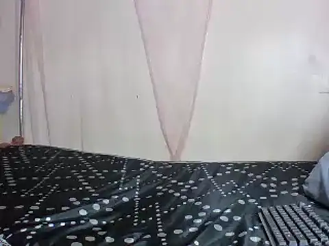 SilkyDesire21 élő chatszobája