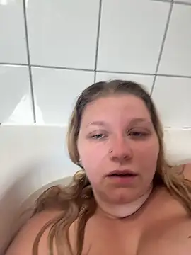 הופעת סקס קאם בשידור חי של LucieLouBabe