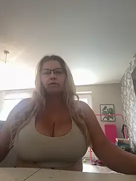 LucieLouBabe чат на живо