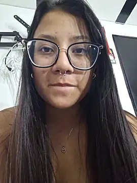 Živá chatovací místnost Isax_red