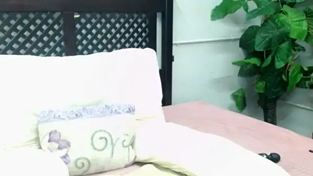 Areil10 Adlı Modelin Canlı Sohbet Odası
