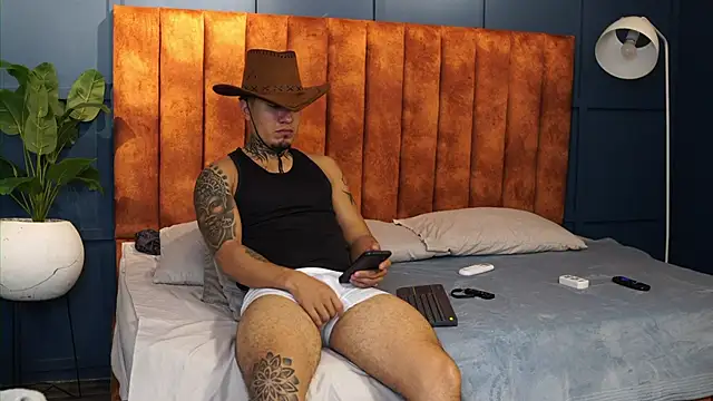 JhonyWestt live sex-cam show