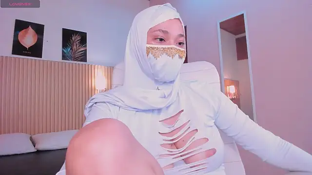 LittleNoor Adlı Modelin Canlı Sohbet Odası