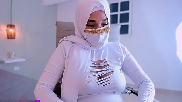 LittleNoor's Live Sex Cam Show