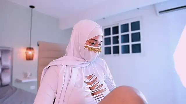 LittleNoor Adlı Modelin Canlı Sohbet Odası