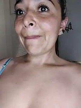 غرفة دردشة jessamondd المباشرة