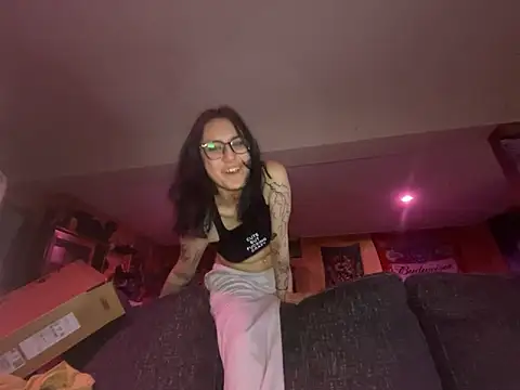 Živá chatovací místnost B4BYJINX
