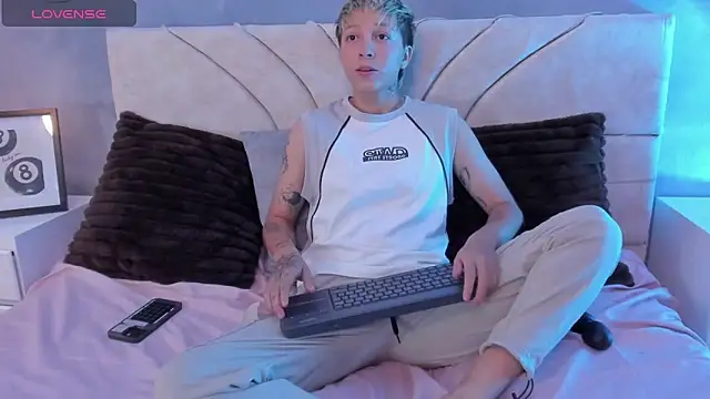 חדר צ'אט בשידור חי של vane_grey