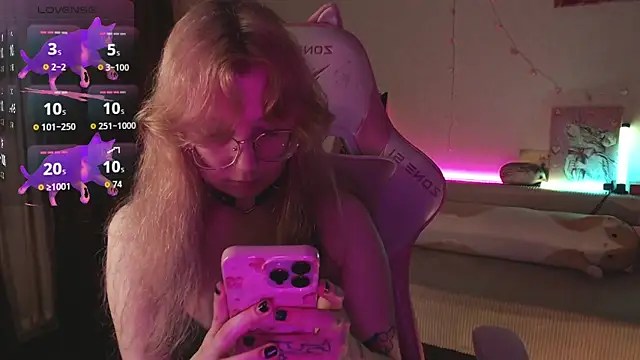 Živá chatovací místnost henby_streamss