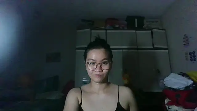 LilianStratakosn Live chat-huone