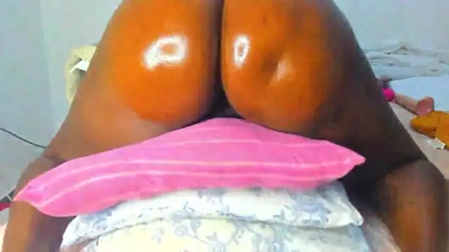 חדר צ'אט בשידור חי של bigass_cutie