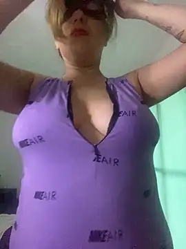 غرفة دردشة lulupiecitosamor المباشرة